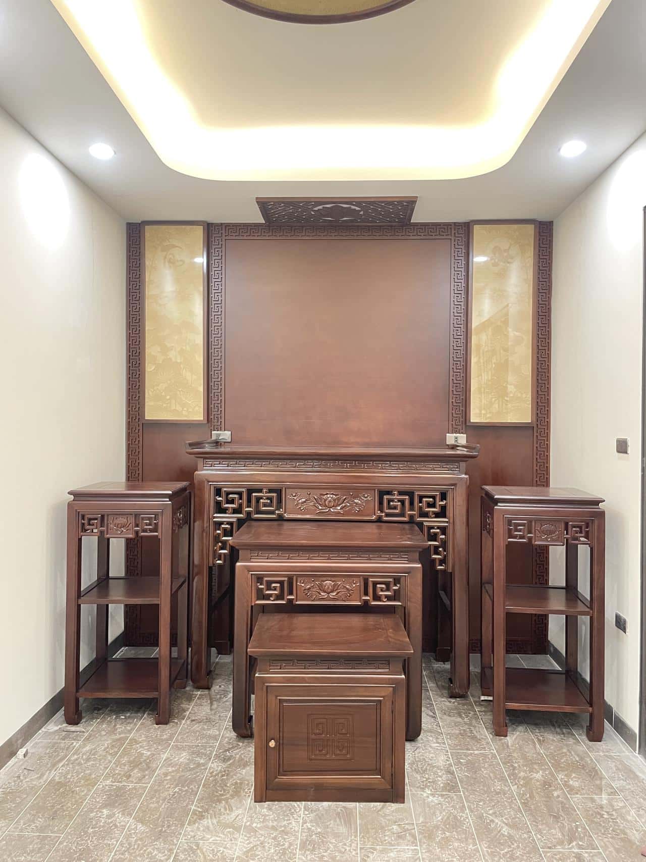 Bàn thờ gỗ hương đẹp - ảnh thu nhỏ 3