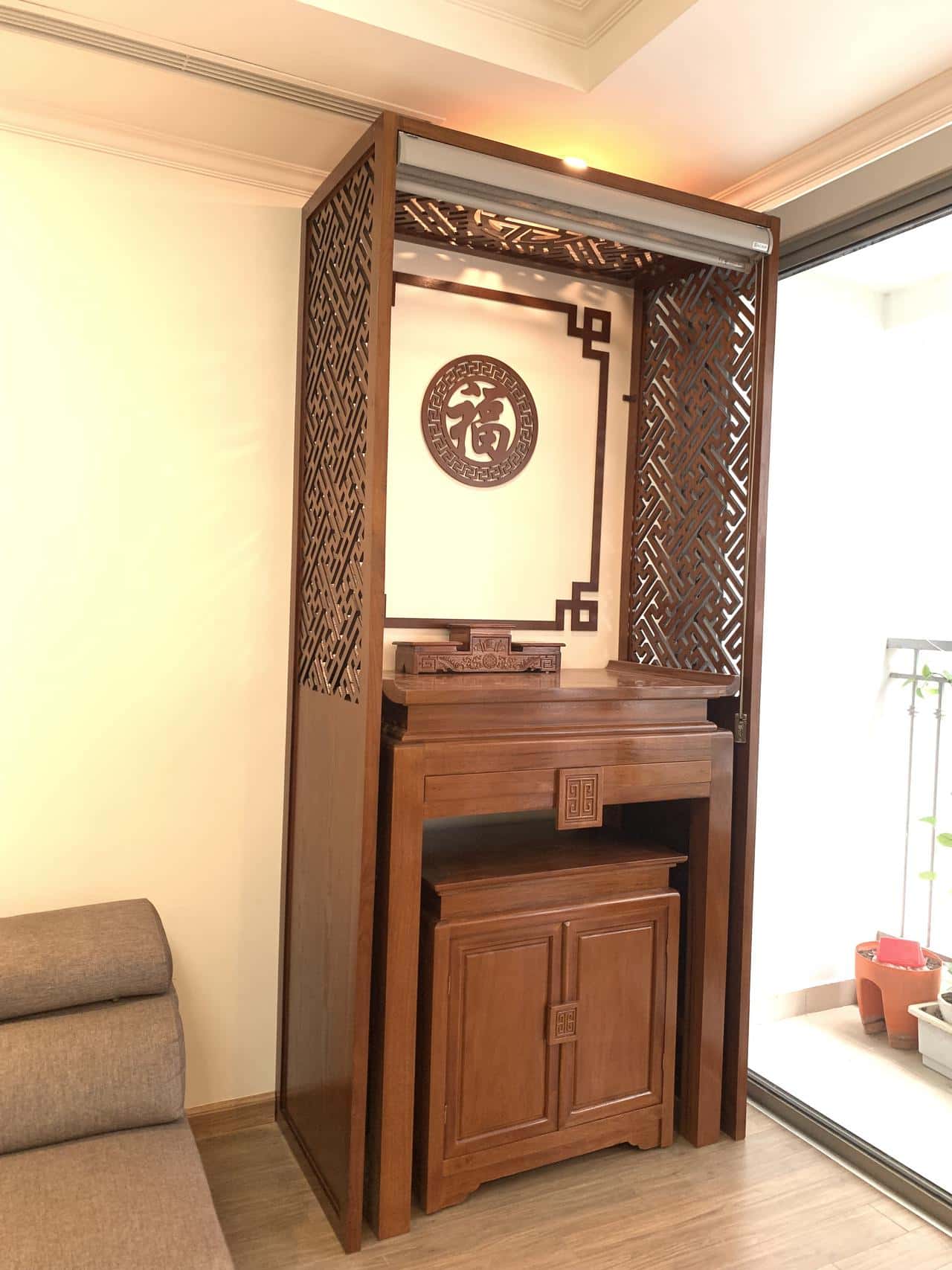 Bàn thờ gỗ hương hiện đại đẹp 2008 - ảnh thu nhỏ 2