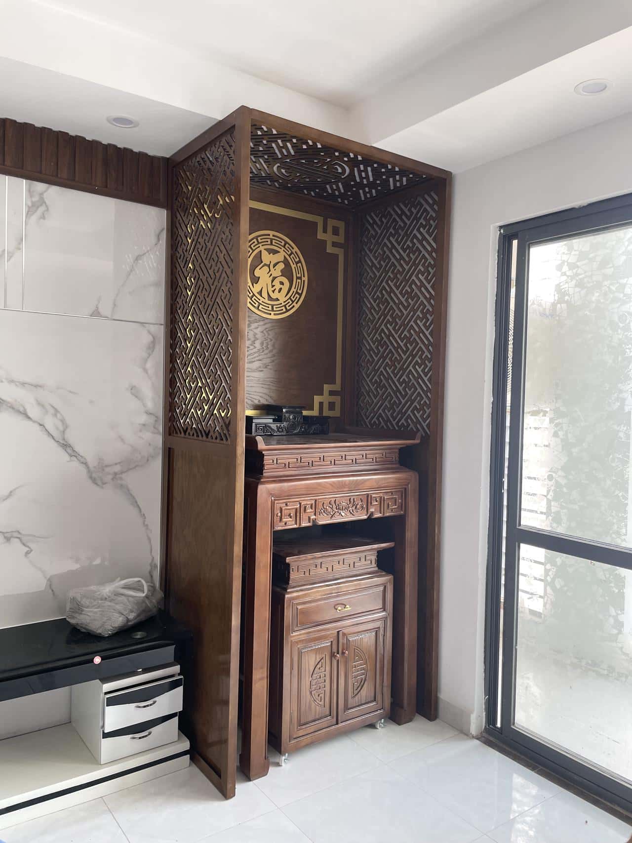 Bàn thờ gỗ Hương cao cấp - ảnh thu nhỏ 2