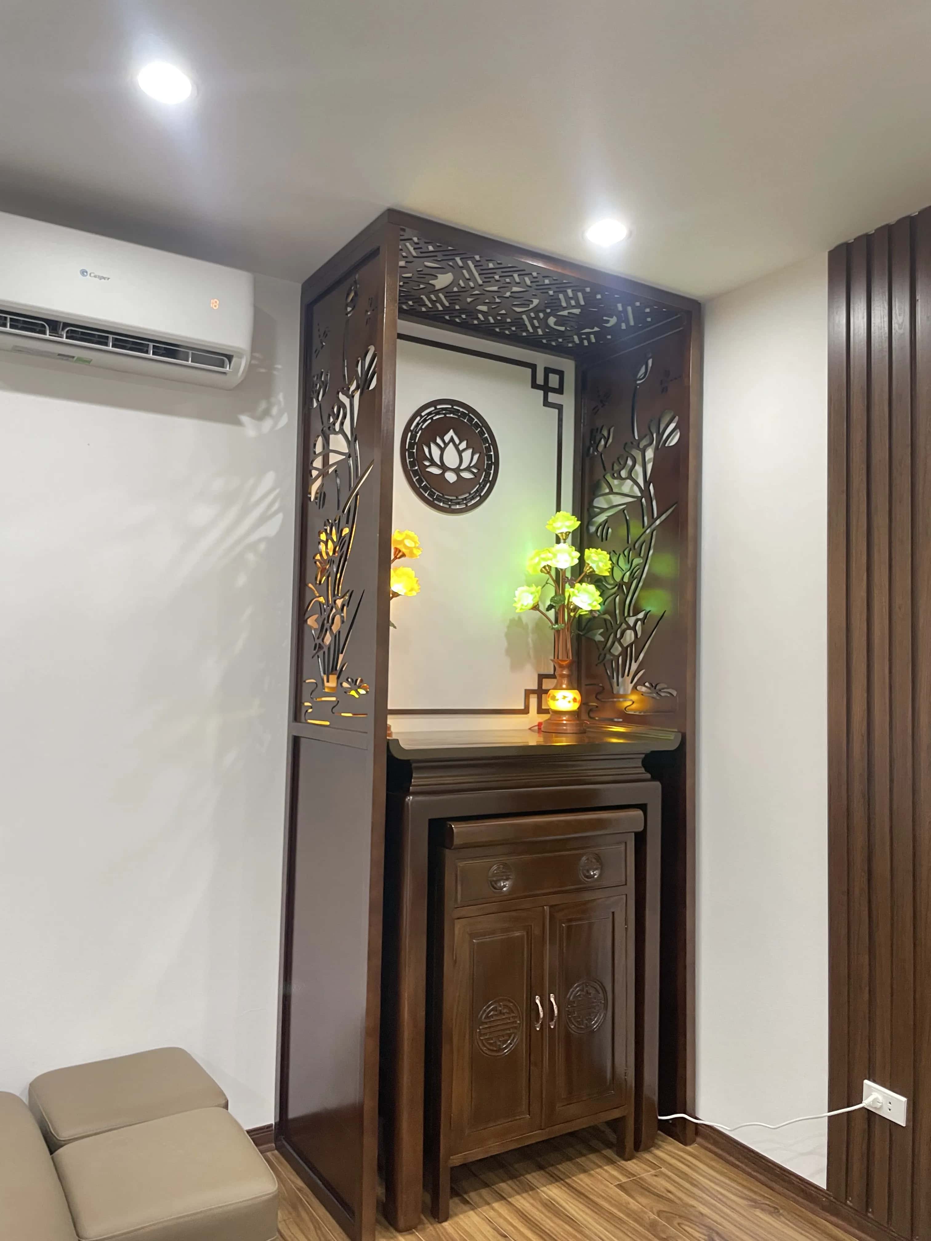 BÀN THỜ GỖ SỒI HIỆN ĐẠI GIÁ TỐT - ảnh thu nhỏ 2