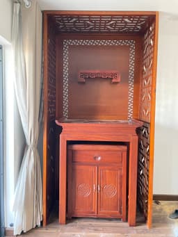 Bàn thờ gỗ hương đá hiện đại đẹp - 1