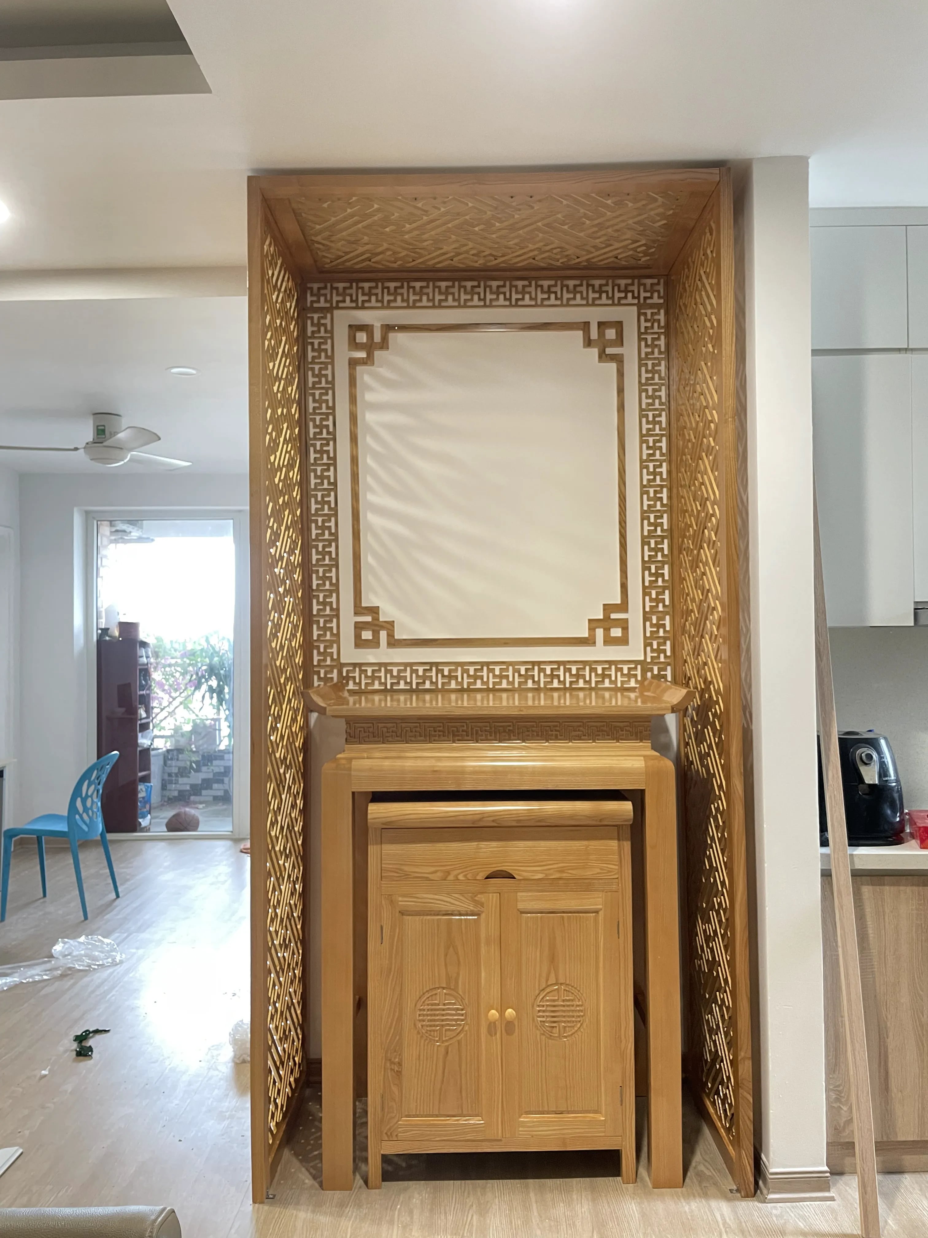 BÀN THỜ ĐẸP GỖ SỒI - ảnh 1/3